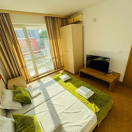 Sunny House 102 One Bedroom Apartment