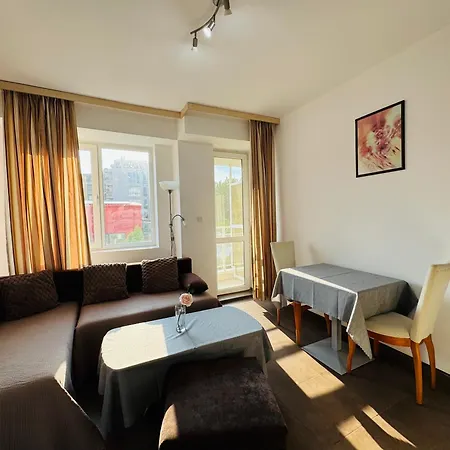 Sunny House 102 One Bedroom Apartment *
